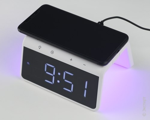 Зарядное устройство беспроводное ONEXT с часами-будильником и подсветкой White. Изображение 2.