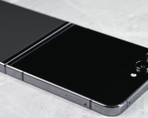 Samsung Galaxy Z Flip5 SM-F731B 8/256Gb Graphite. Изображение 6.